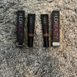 2x Huda Beauty Concealer Hazelnut